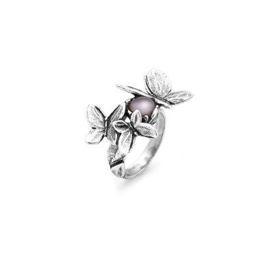 Giovanni Raspini / Butterfly / anello / argento, madreperla e quarzo idrotermale