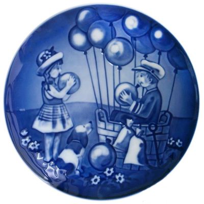 Royal Copenhagen / bambini all'avventura 2003 / bianco, blu / porcellana